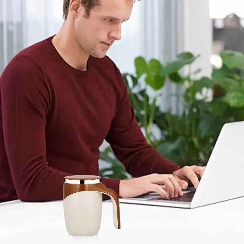 Portable Self-Stirring Cup.